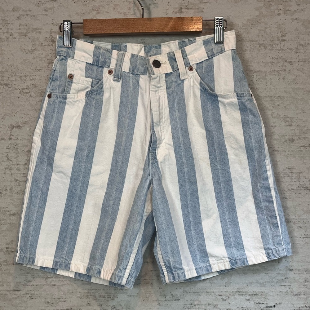 Vintage Levi's Women 950 Relaxed Fit Blue White Stripe Shorts Sz 9 High Waist 90